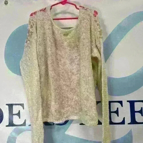 Abercrombie Kids Girls, long sleeve crop top sweater, size XL - Picture 5 of 5